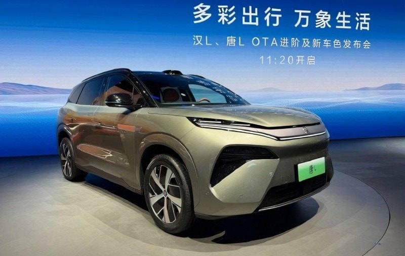 BYD Sealion 8 2025: SUV Gây Tranh Cãi Nâng Cấp, Sạc Nhanh 5 Phút, Giá Từ 800 Triệu 1 byd ev car