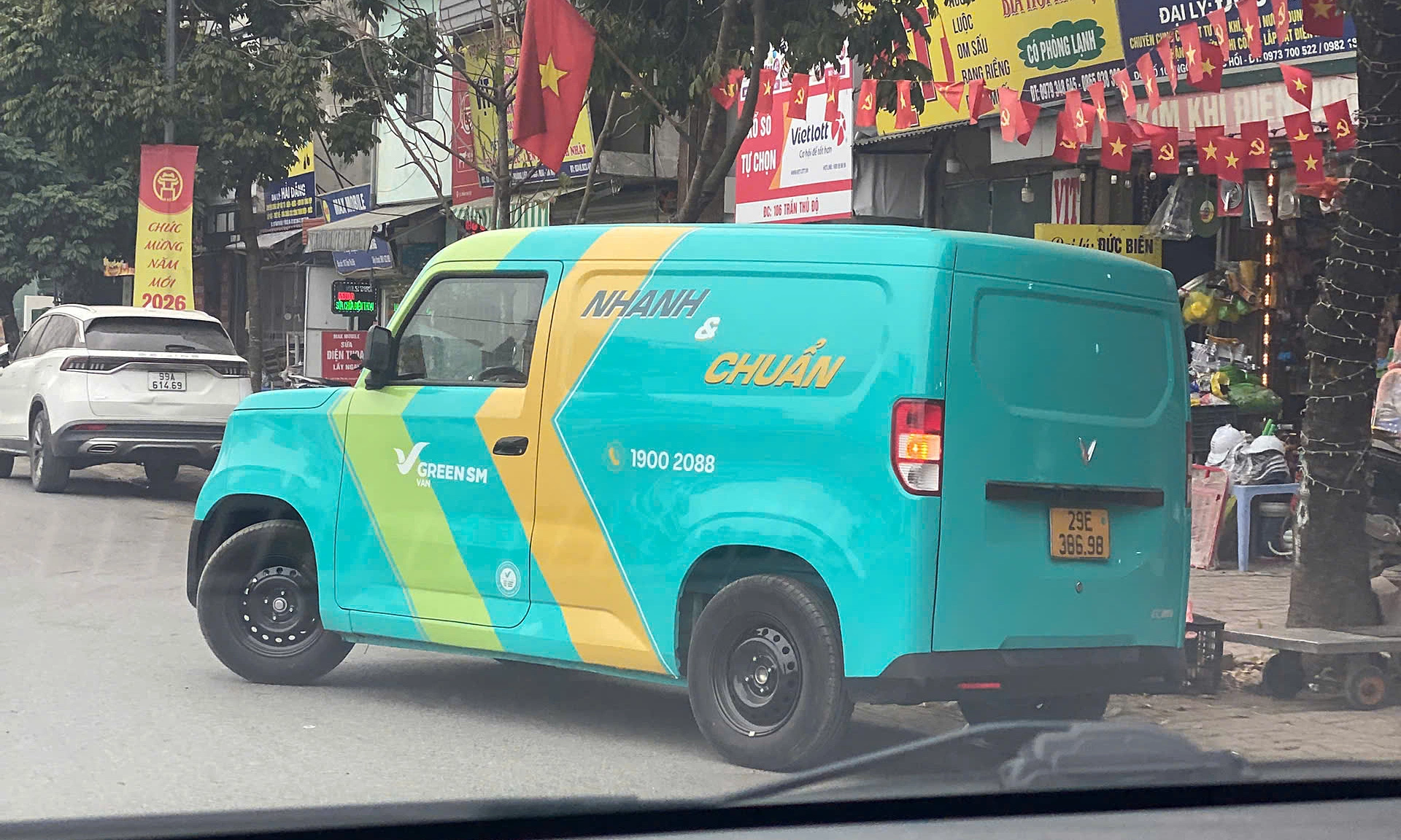 green sm van
