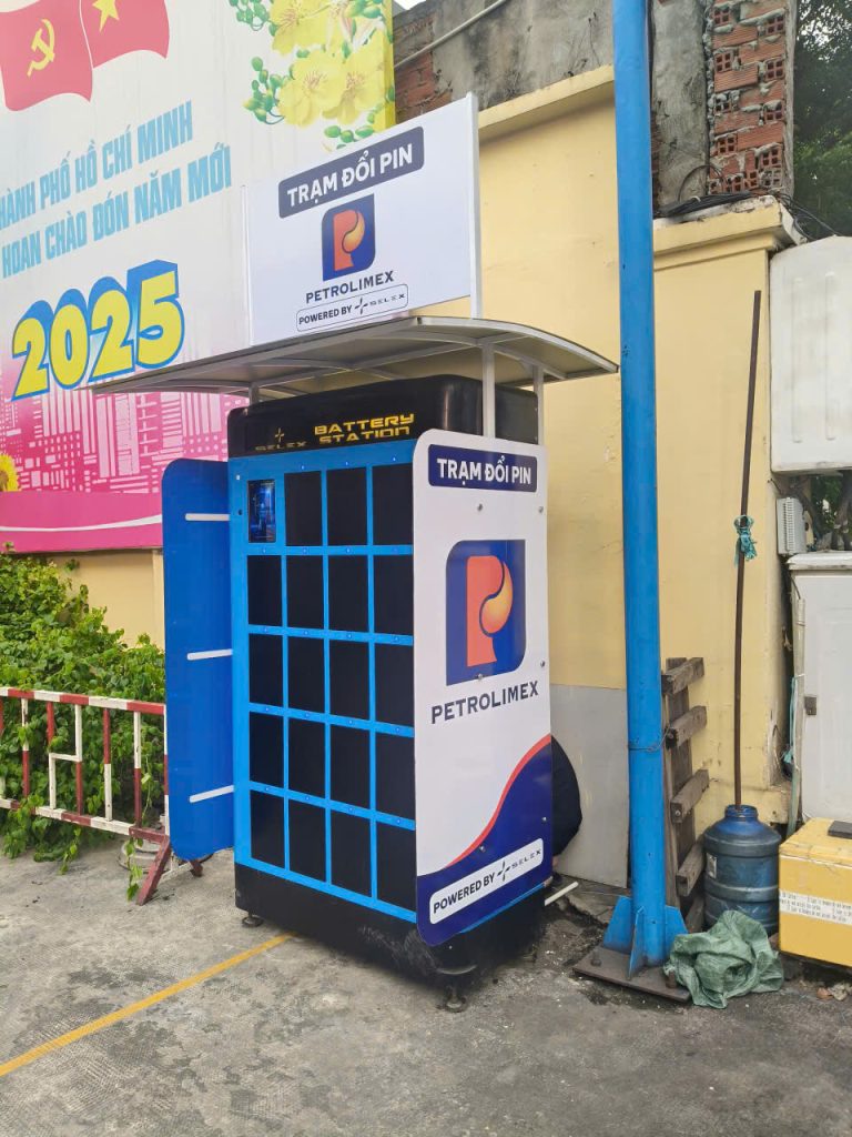 Trạm đổi pin Petrolimex chính thức hoạt động: Thao tác 2 phút, dùng chung cho nhiều hãng xe máy điện 1 tram doi pin
