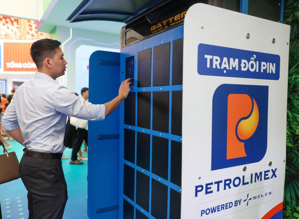 Trạm đổi pin xe điện 2 phút: Giải pháp di chuyển 150km không cần chờ sạc 1 tram doi pin nhanh
