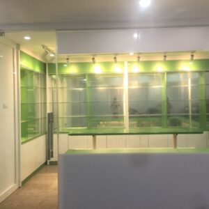 Quầy thuốc full kính