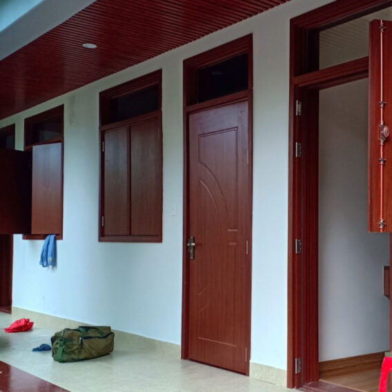 cửa thông phòng nhựa composite