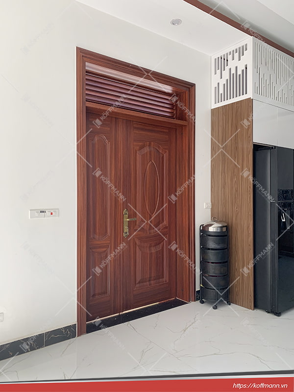 công trình cửa thép vân gỗ 2 cánh KG-21.07.07A 