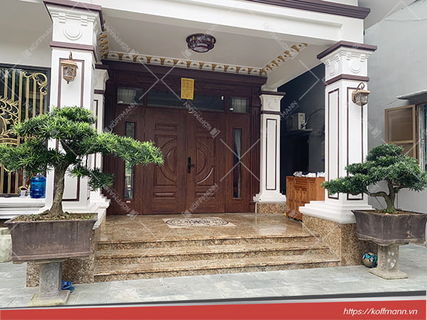 công trình cửa thép vân gỗ Luxury KL-41.01.K-4TK