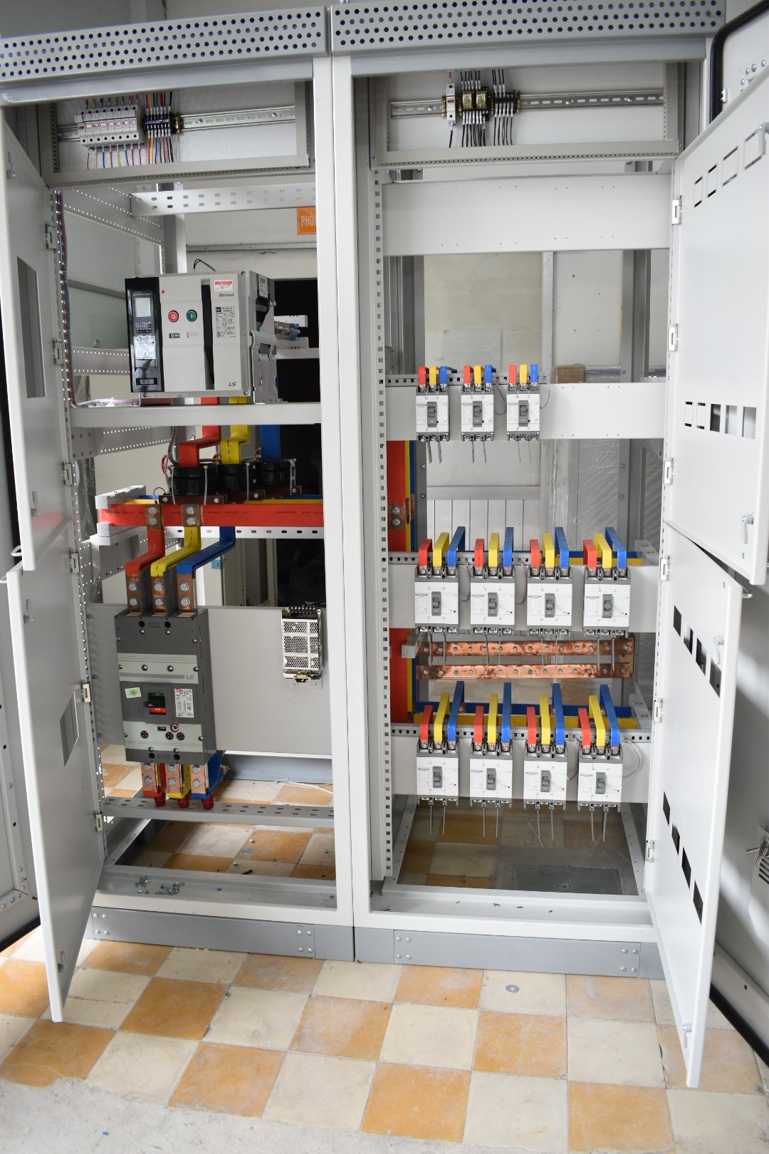 Thiết kế lắp đặt tủ điện tại Nghệ An 1 Tu MSB 02