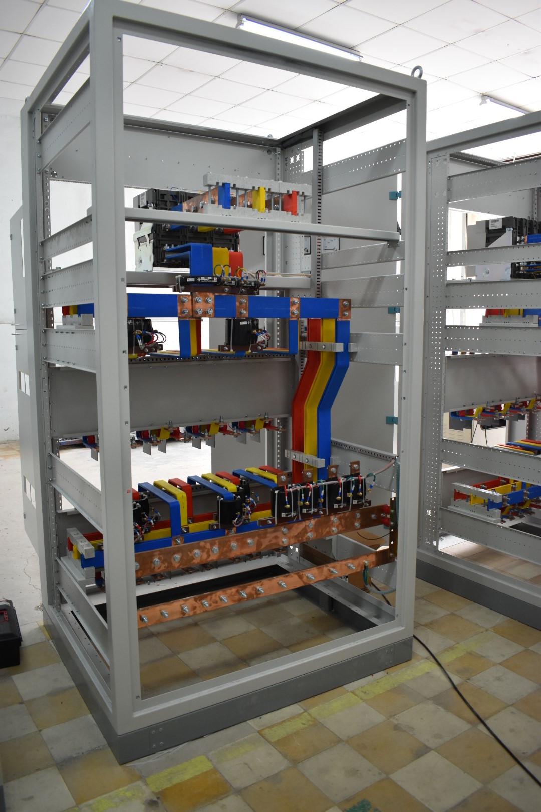 Thiết kế lắp đặt tủ điện tại Nghệ An 2 Tu MSB