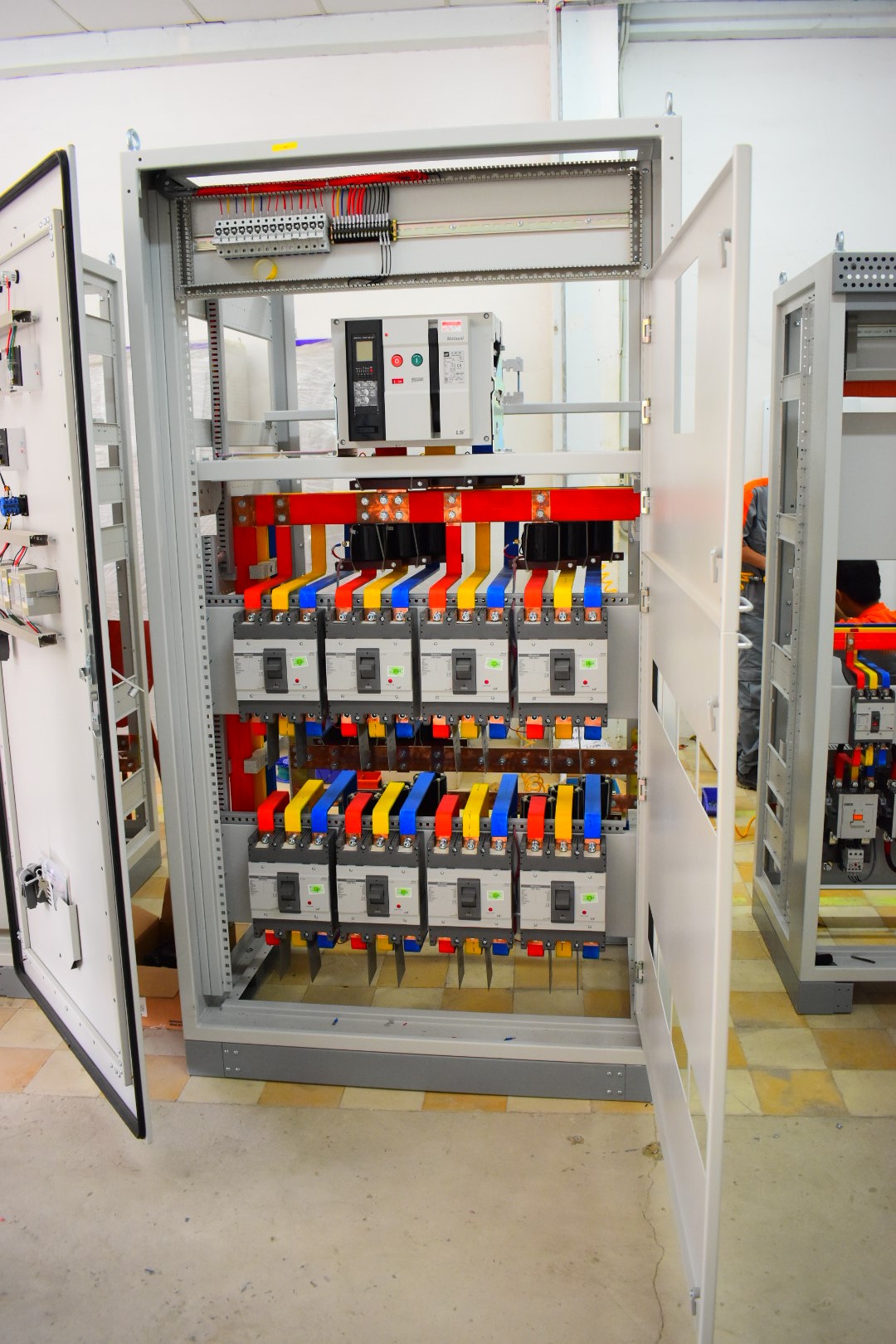 Tủ điện phân phối 1 Tu MSB 03