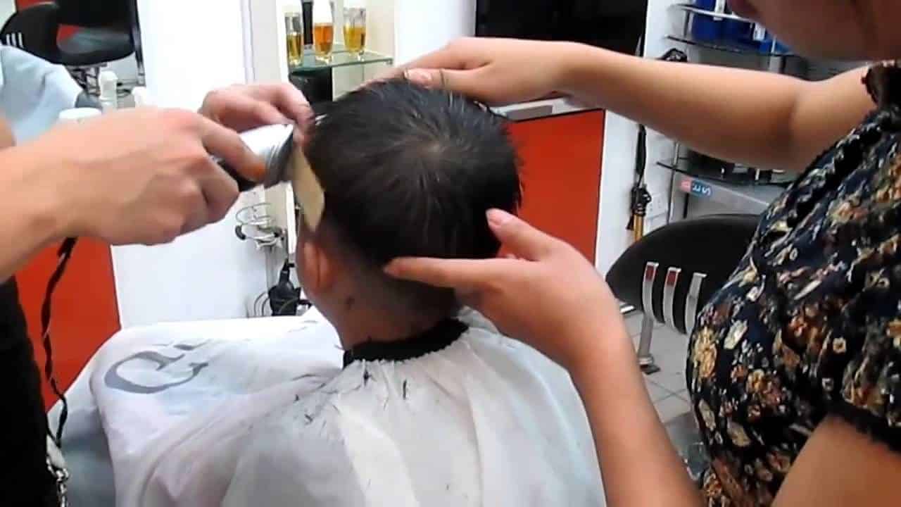 cắt tóc bằng tông đơ cho bé cắt tóc bằng tông đơ cho bé