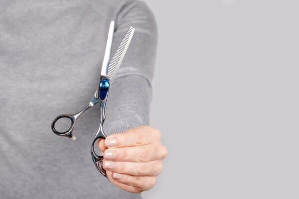 Cách sử dụng kéo tỉa tóc