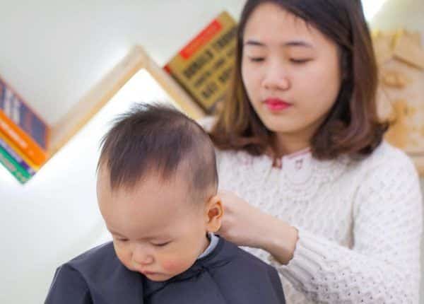 Cách sử dụng tông đơ cắt tóc cho bé Cách sử dụng tông đơ cắt tóc cho bé