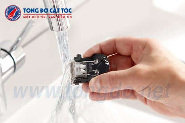 Dùng tông đơ sao cho hiệu quả và đúng cách nhất 9 - ve sinh tong do chan vien 2