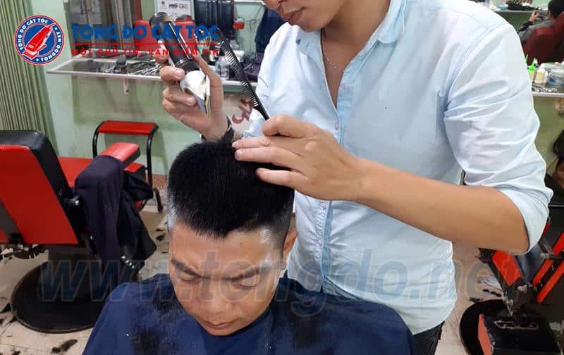 Tông đơ cắt tóc ở đâu thì chính hãng, giá tốt
