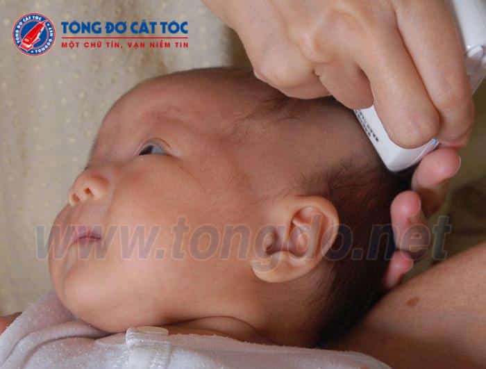 tông đơ cắt tóc cho bé sơ sinh