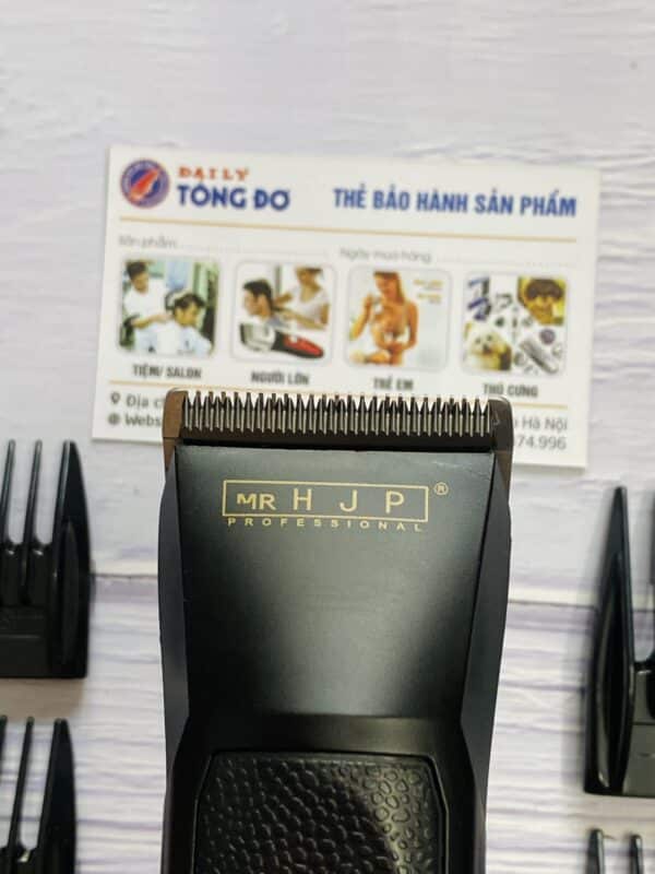 Tông đơ cắt tóc chuyên nghiệp MR HJP J300 (6,5W 4h) 42 Tông đơ cắt tóc chuyên nghiệp MR HJP J300 (6,5W 4h) 41 - z4507407170569 58c478f89c918586008170b3b64b6d68 600x800 2