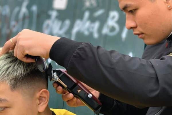 Hướng dẫn cắt tóc đơn giản nhất dành cho người lớn và cả trẻ em 1 Hướng dẫn cắt tóc