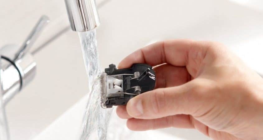 Hướng dẫn vệ sinh tông đơ cắt tóc 