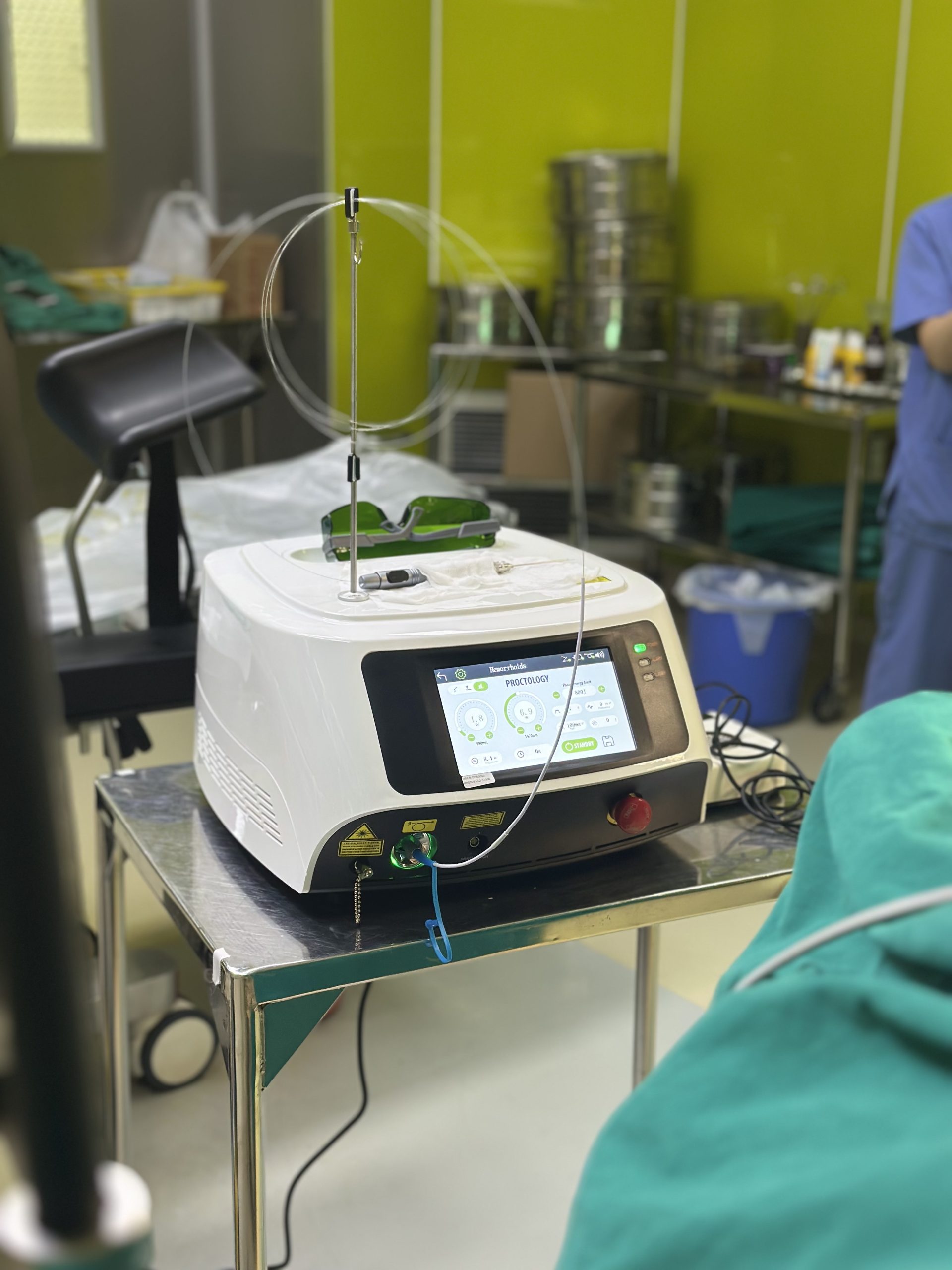Máy Laser Diode Cherrylas 15N: Giải Pháp Hiệu Quả Cho Điều Trị Trĩ, Rò Hậu Môn và Nội Mạch