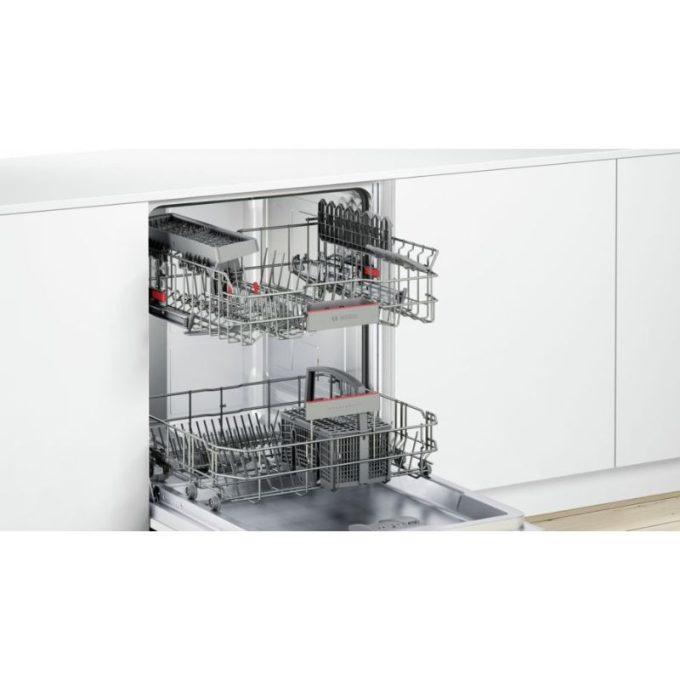 Bên trong máy rửa bát âm tủ Bosch SMI46IS09E