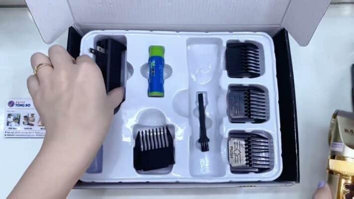 Khám Phá Cách Chọn và Sử Dụng Pin Tông Đơ Cắt Tóc: Bí Quyết Cho Một Làn Tóc Hoàn Hảo 27 - tong do kato g10 luoi thep 2pin
