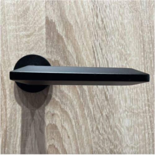 Ảnh thực tế tay nắm gạt có nắp che H3 Hafele 901.78.282