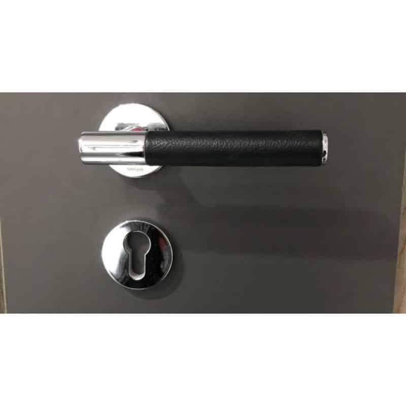 Ảnh thực tế tay nắm gạt có nắp che JK Hafele 901.78.284 Ảnh thực tế tay nắm gạt có nắp che JK Hafele 901.78.284