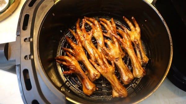 Cách làm chân gà nướng bằng nồi chiên không dầu 1 cach lam chan ga nuong bang noi chien khong dau