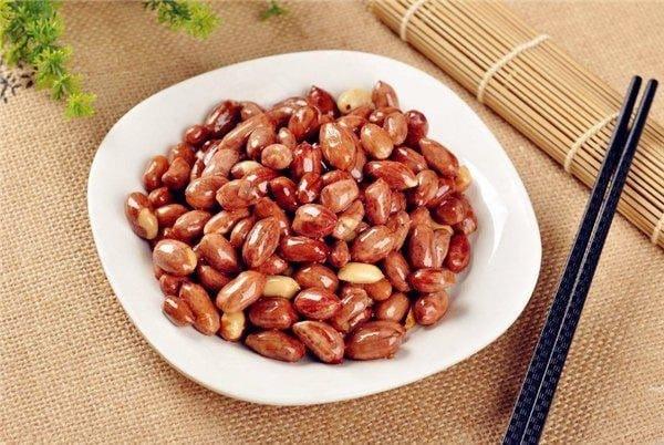Cách rang lạc bằng nồi chiên không dầu 1 cach rang lac bang noi chien khong dau 4 min