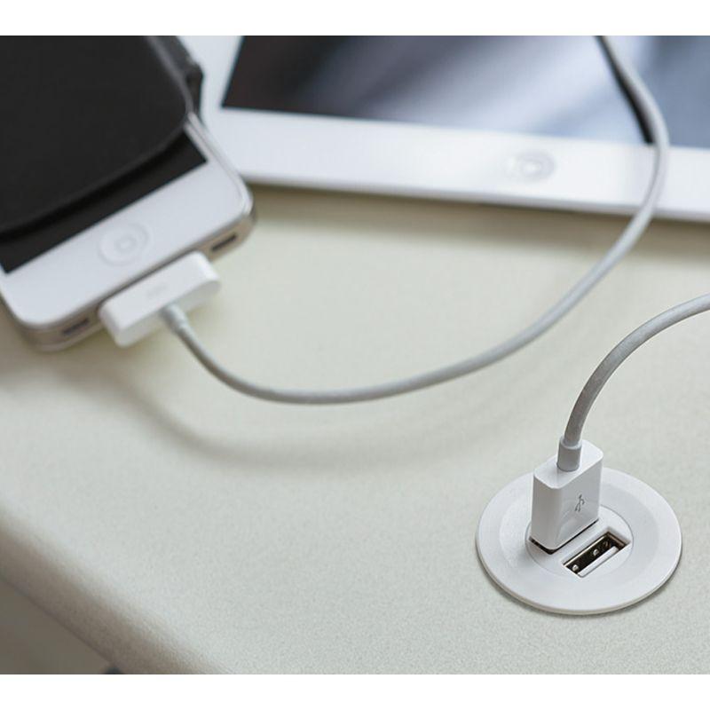 Ảnh thực tế cổng sạc USB 12V Hafele 833.73.752 Ảnh thực tế cổng sạc USB 12V Hafele 833.73.752