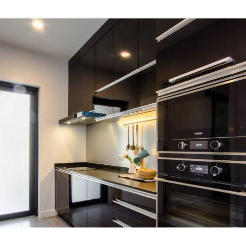 Tay nắm tủ dạng thanh nhôm Hafele 126.27.909 2 Hình ảnh lắp đặt tay nắm tủ dạng thanh nhôm Hafele 126.27.909