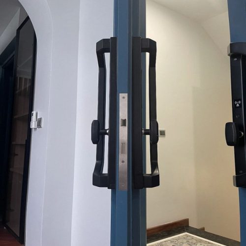 Khóa điện tử Hubert HB CNI8F EU Black 3 anh khoa dien tu hubert hb cni8f eu black