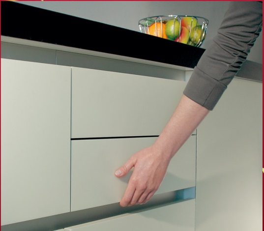 Tay nắm tủ dạng thanh ngang Hafele 126.37.911 3 Tay Nắm Tủ Dạng Thanh Ngang Hafele 126.37.911